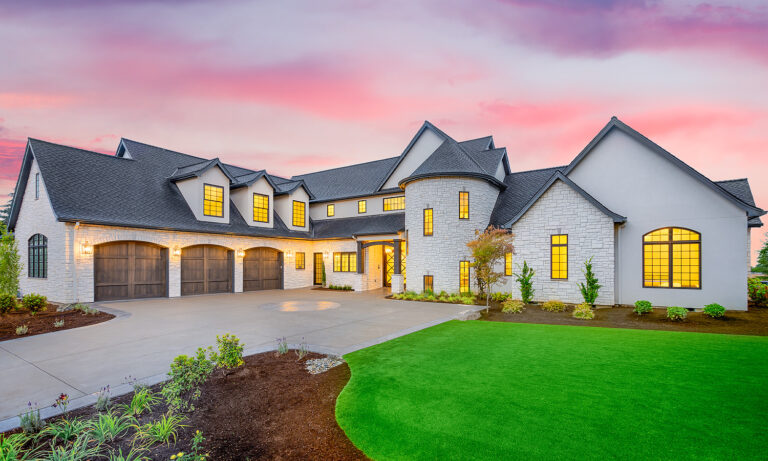 Selling Luxury Homes: Complete Guide, Strategies, and Real-World Insights for High-End Real Estate